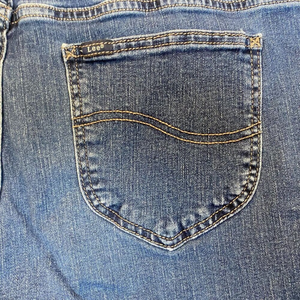 Lee Womens Capri Jeans Size 14 Medium Blue Denim Straight Cropped Stretch Casual - Picture 15 of 16